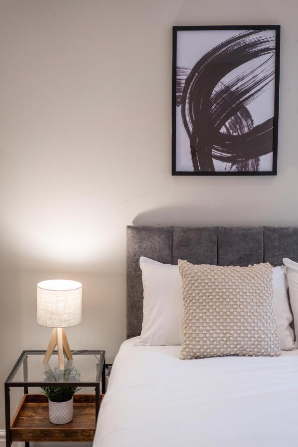 Westfield Apartment 2 Bedroom Near Notting Hill Londen Buitenkant foto